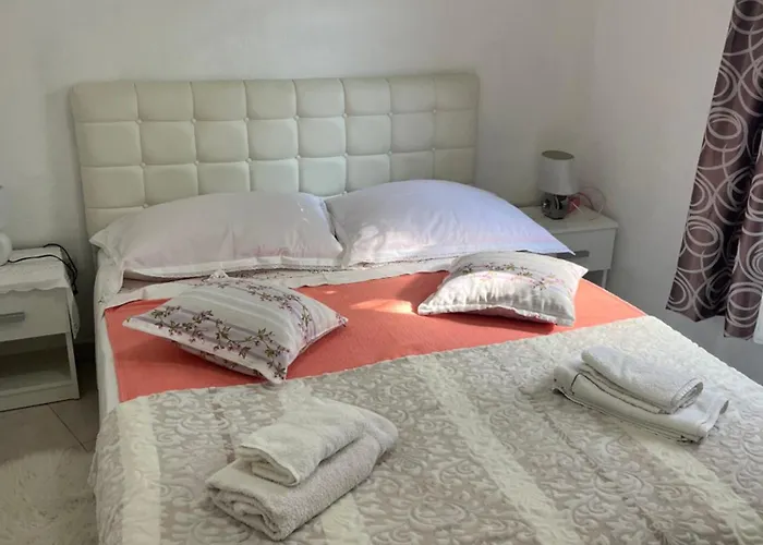 아파트 Kameni Val *