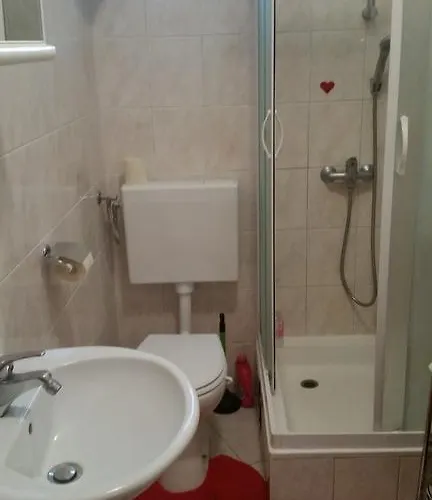 아파트 Kameni Val *