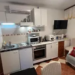Kameni Val Apartment *