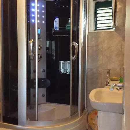 Kameni Val Διαμέρισμα *